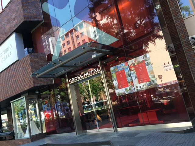 2. クロスホテル大阪