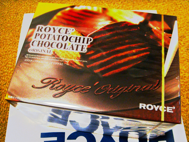 生チョコレート・ポテトチップチョコレート / ロイズ