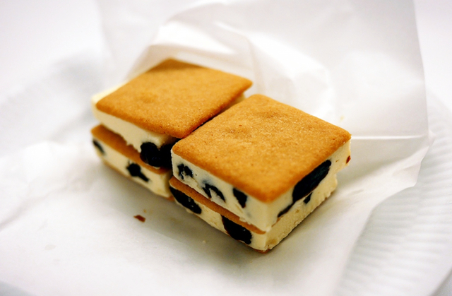 マルセイバターサンド / 六花亭