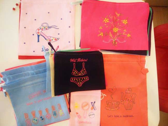 6．ベトナム刺繍ポーチ