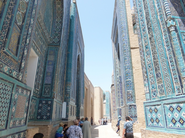 シャーヒズィンダ廟群