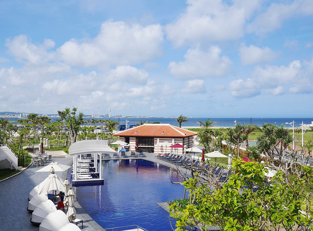 ヒルトン沖縄北谷リゾート / 北谷町美浜