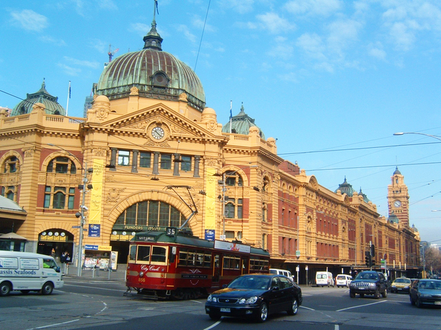 フリンダースストリート駅