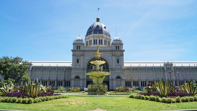 王立展示館とカールトン庭園