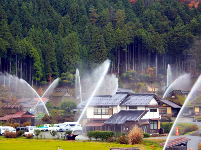 2. 白川郷の春夏秋冬