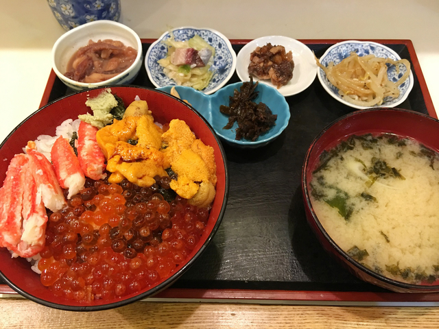 朝市の味処 茶夢