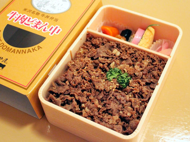 牛丼弁当 牛肉どまん中 / 新杵屋