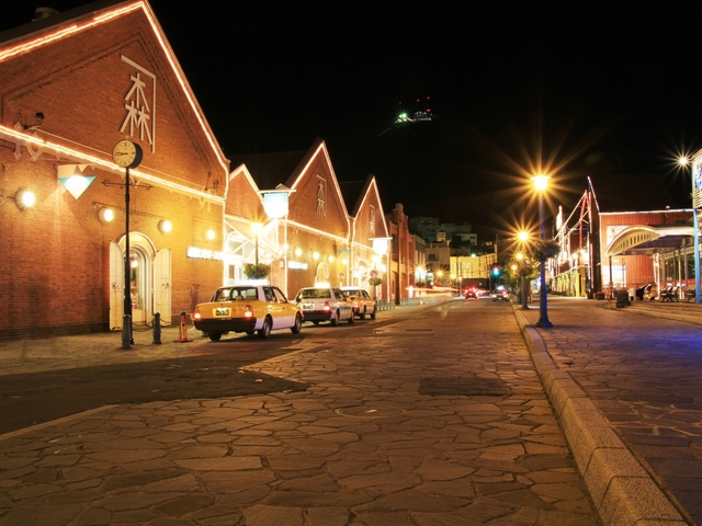 1. まるで宝石！ 函館山の夜景はマストスポット