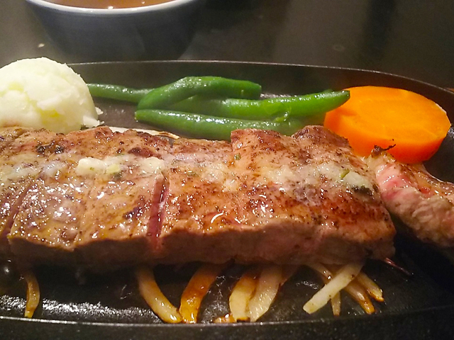 7. 牛庵 / 肉料理