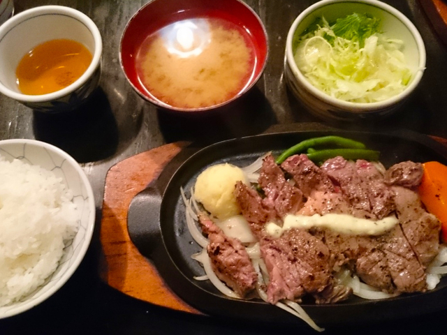 7. 牛庵 / 肉料理