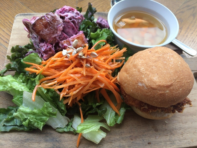 METoA Cafe ＆ Kitchen / カフェ