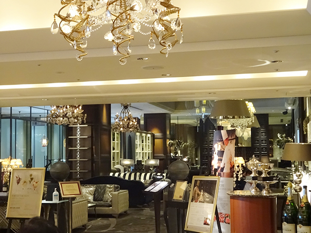 優雅なアフタヌーンティーは、女子会におすすめですよ！