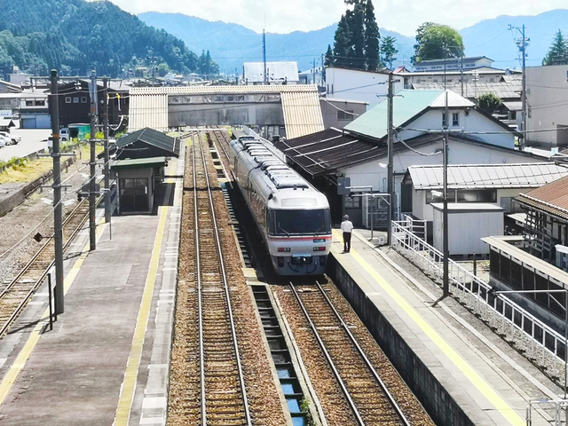 白壁の城下町へ！高山から足を延ばして飛騨古川へ