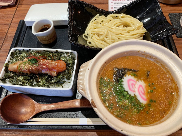 2. 元祖博多めんたい重