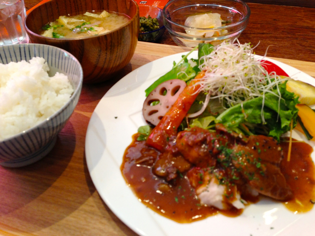 20. いっかく食堂