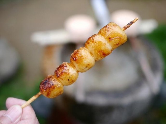 4. みたらしだんご