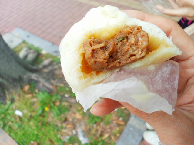 11. 肉まん・豚角煮まん / 皇朝