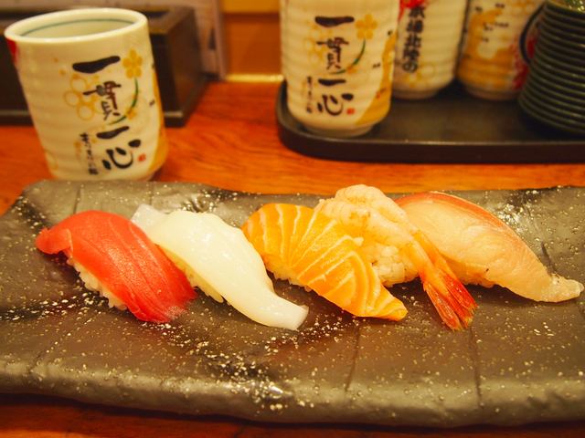 1. もりもり寿し 近江町店