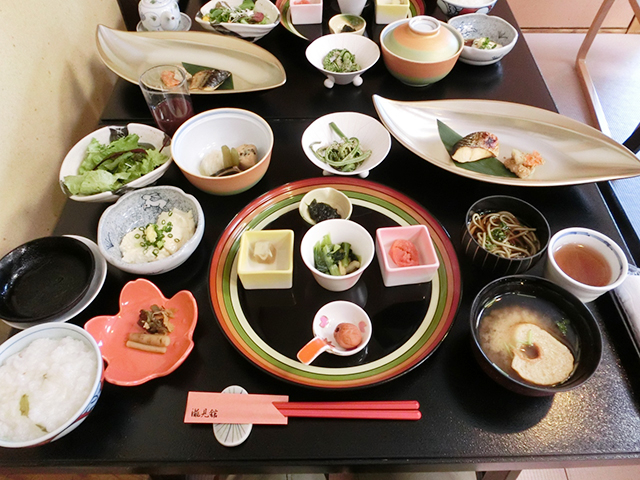 4. 滝と蕎麦の宿 瀧見舘