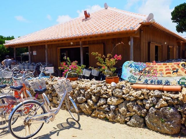 2. さわやかな風に吹かれて！ レンタサイクルで島めぐり