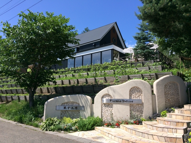 14. スイーツで北海道の恵みを味わう「フラノデリス」