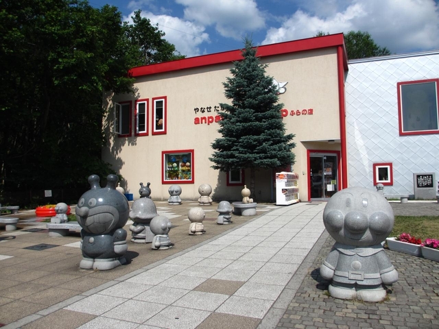 16. 富良野ジャム園(アンパンマンショップ)