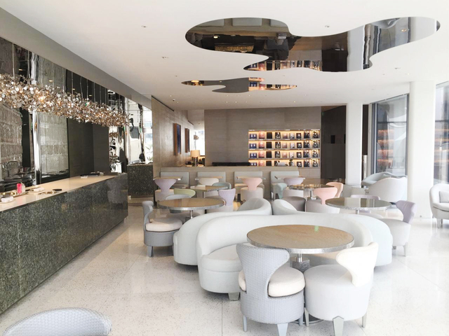 カフェ ディオール