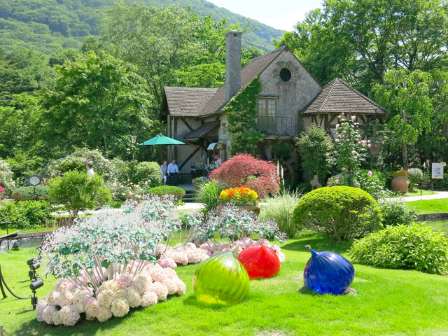 7. 箱根ガラスの森美術館