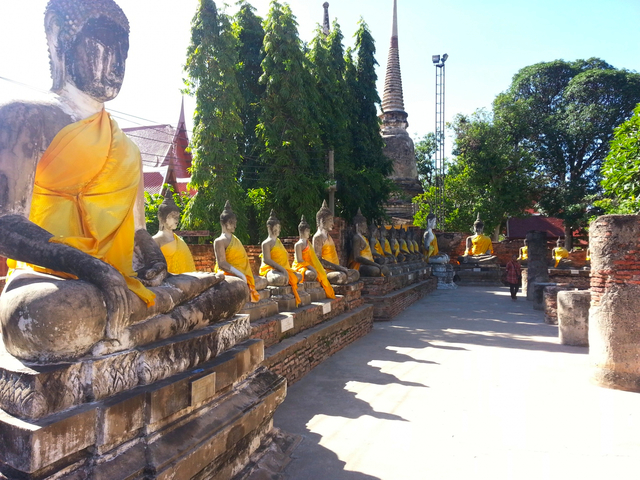 ワット ヤイ チャイ モンコン(チャオプラヤー タイ寺院)