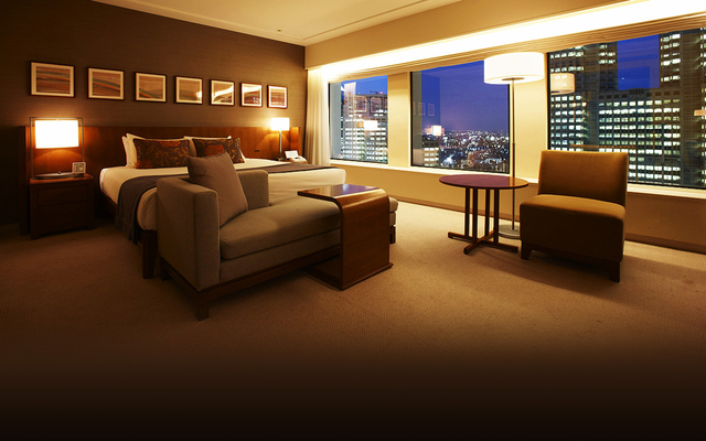 2. 京王プラザホテル