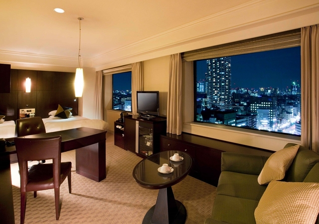 ロイヤルパークホテル