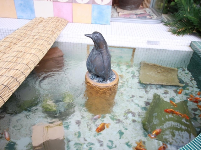 3. お風呂に浸かって全身でアートを感じる「直島銭湯」