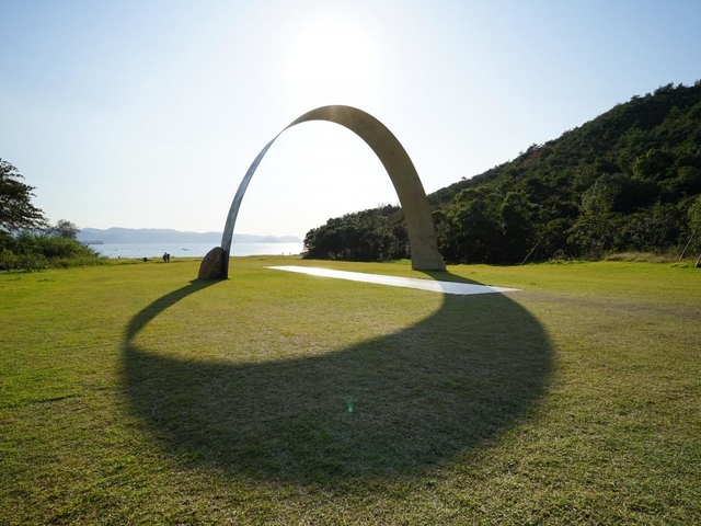 6. 海と山に囲まれひっそり佇む「李禹煥美術館」