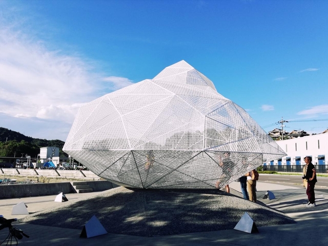 8. 宮浦港に浮かぶ28番目の島「直島パヴィリオン」