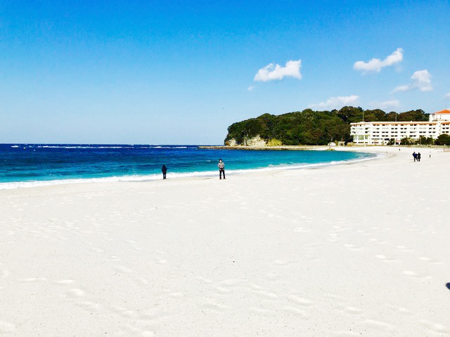 6. 人気の海水浴場！ 白砂のビーチとエメラルド色の海「白良浜」