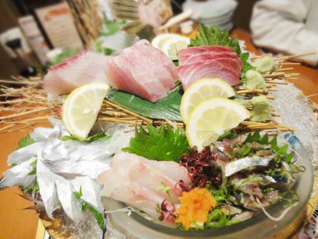 7. 海鮮丼にバーベキュー！ 白浜随一のグルメスポット「とれとれ市場南紀白浜」