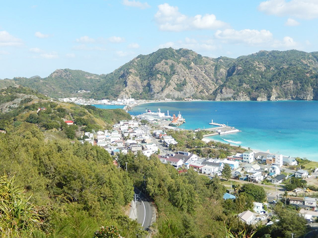 小笠原諸島の有人島「父島」と「母島」