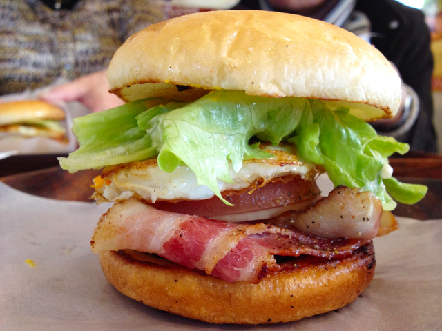 4. 佐世保バーガー