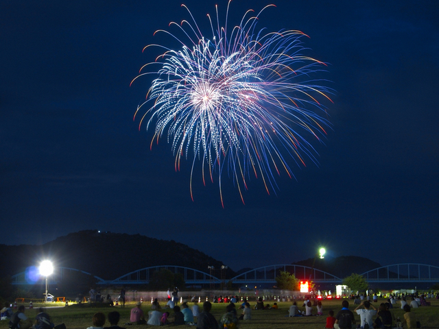 夏 関西花火大会ランキングトップ10 熱い夏になる トラベルマガジン