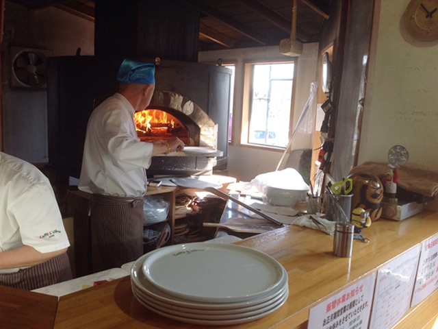 8. カフェロルモ