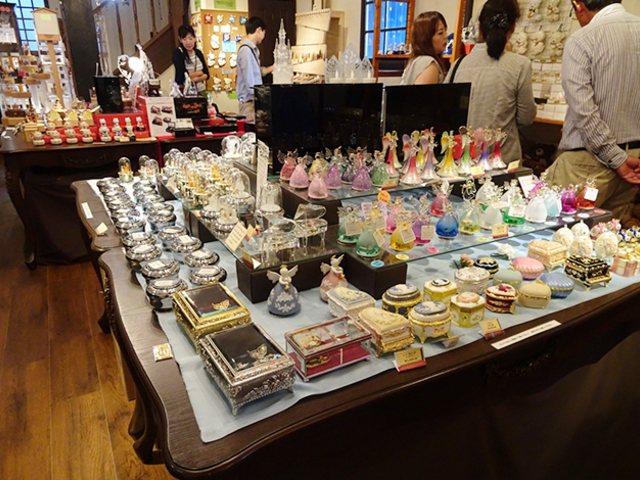 9. 黒壁スクエア