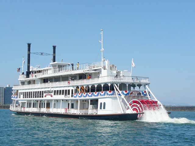 12. 琵琶湖巡り遊覧船ミシガン