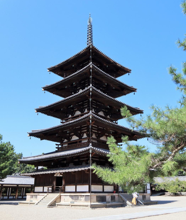 3. 世界文化遺産に登録された聖徳太子ゆかりの寺「法隆寺」