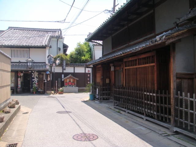 13. 伝統的な町家が立ち並ぶノスタルジックなエリア「ならまち」