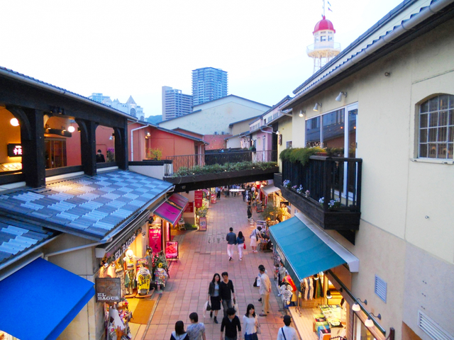 7. umie MOSAIC / ベイエリア