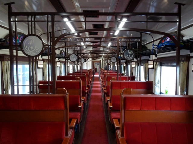 1. 「銀河鉄道の夜」の列車に乗っている気分「SL銀河」