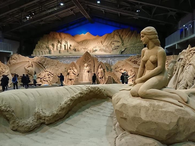 2. 変貌自在！ はかなくも美しいサンドアート「鳥取砂丘砂の美術館」