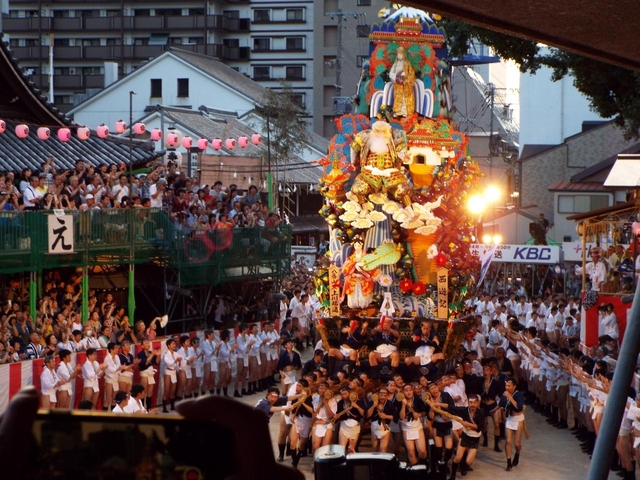 3. 山笠やおくんちでも有名な”お櫛田さん”「櫛田神社」
