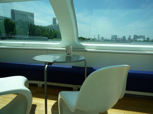 15. 宇宙船のような水上バスで東京を川から観光「東京都観光汽船 - TOKYO CRUISE」