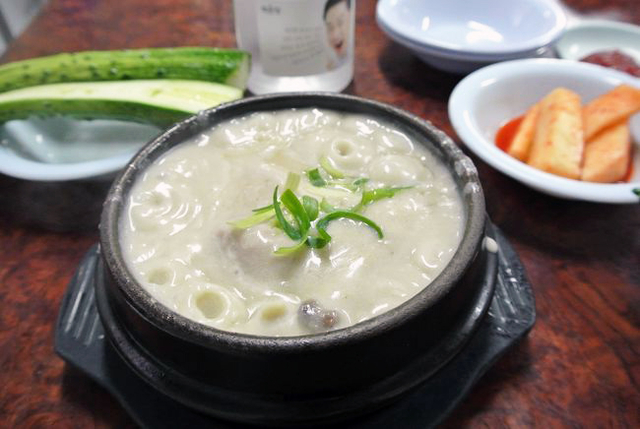 元祖湖水参鶏湯 